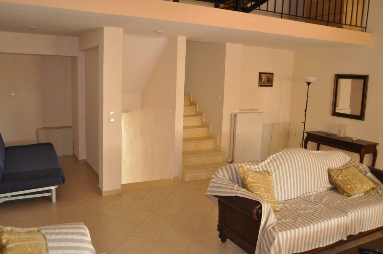 Feel Free Villa Palaiontsiflikion Exterior photo
